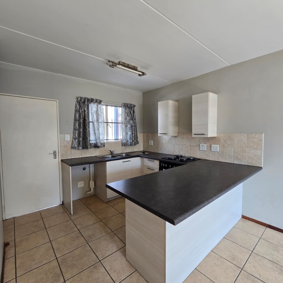 To Let 1 Bedroom Property for Rent in Rietfontein Gauteng