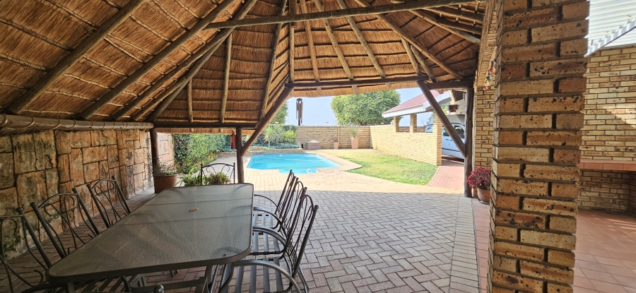 4 Bedroom Property for Sale in Arcon Park Gauteng