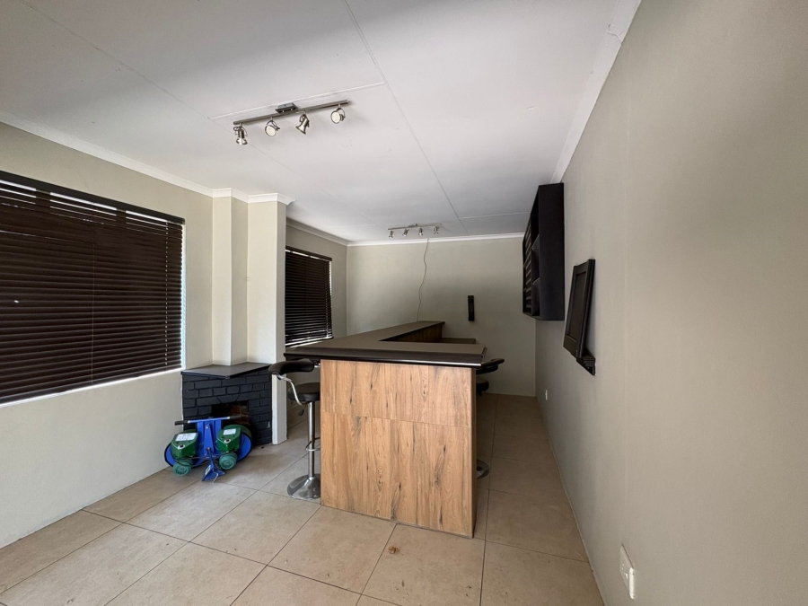 To Let 3 Bedroom Property for Rent in Three Rivers Gauteng
