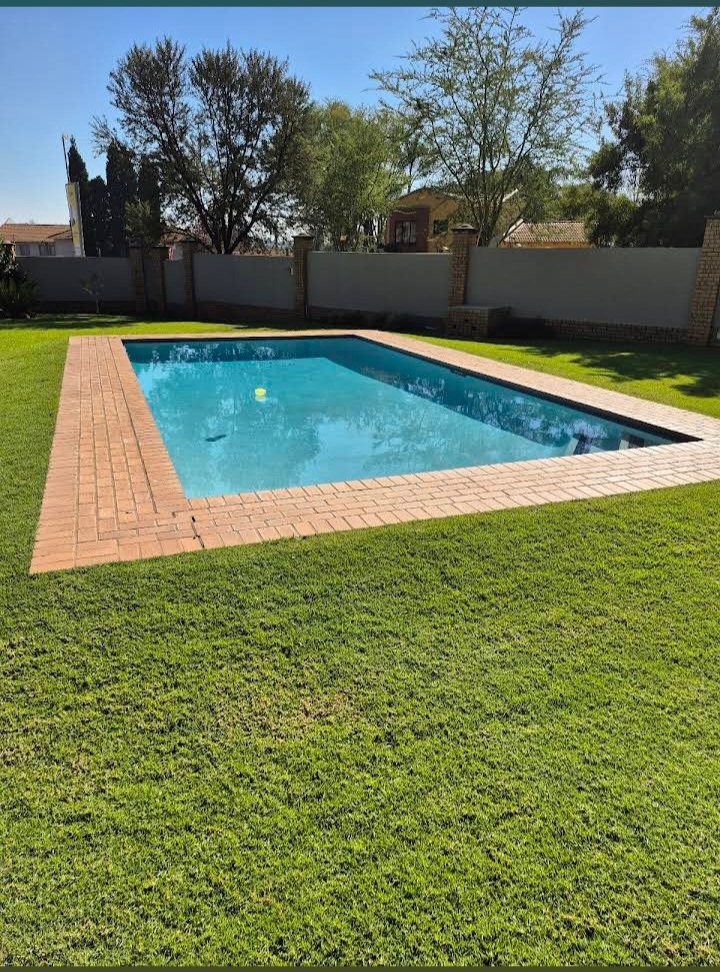 To Let 2 Bedroom Property for Rent in Olympus AH Gauteng