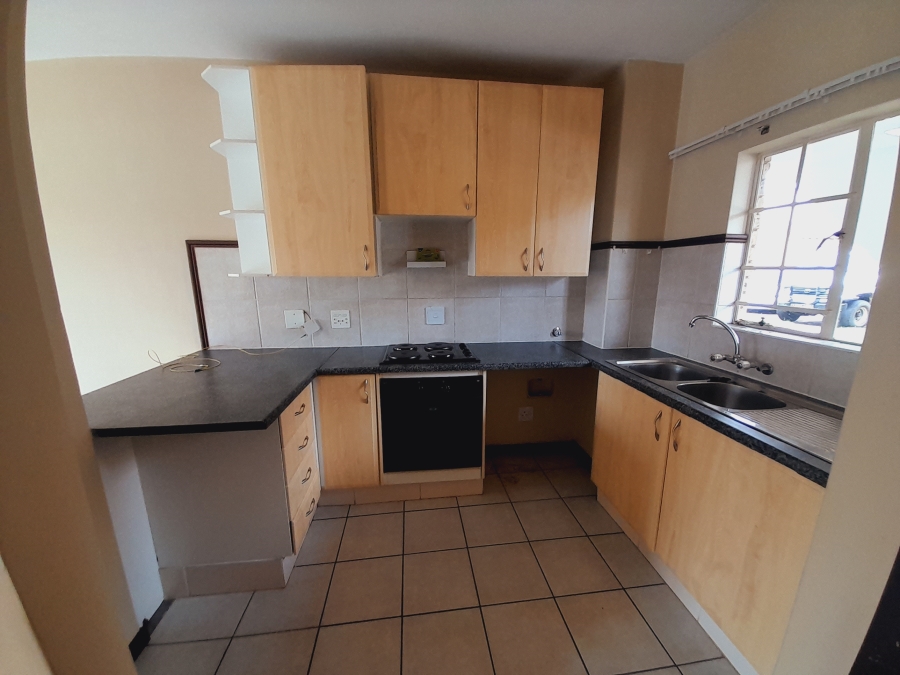 To Let 2 Bedroom Property for Rent in Olympus AH Gauteng