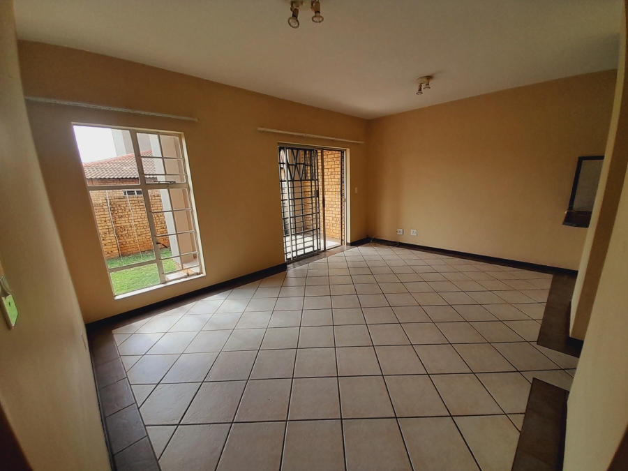 To Let 2 Bedroom Property for Rent in Olympus AH Gauteng