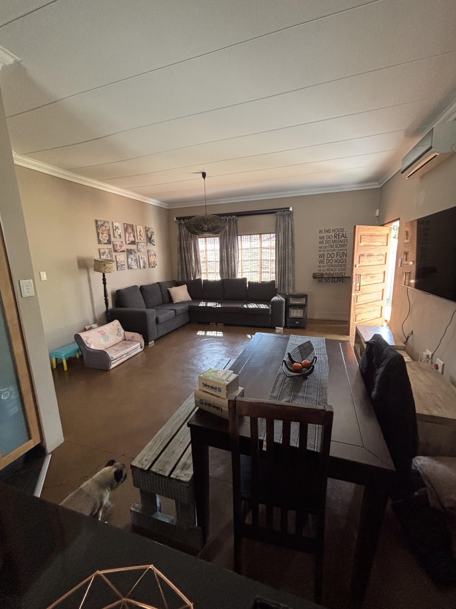 To Let 3 Bedroom Property for Rent in Faerie Glen Gauteng