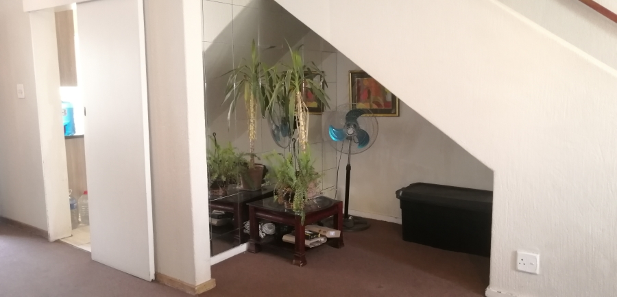 To Let 2 Bedroom Property for Rent in Albertville Gauteng