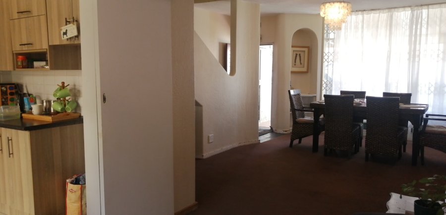 To Let 2 Bedroom Property for Rent in Albertville Gauteng