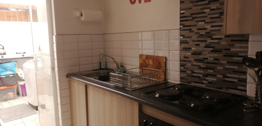 To Let 2 Bedroom Property for Rent in Albertville Gauteng