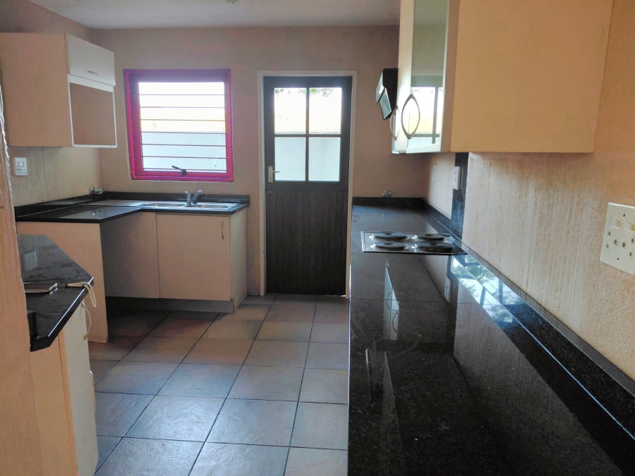 To Let 3 Bedroom Property for Rent in Fourways Gauteng