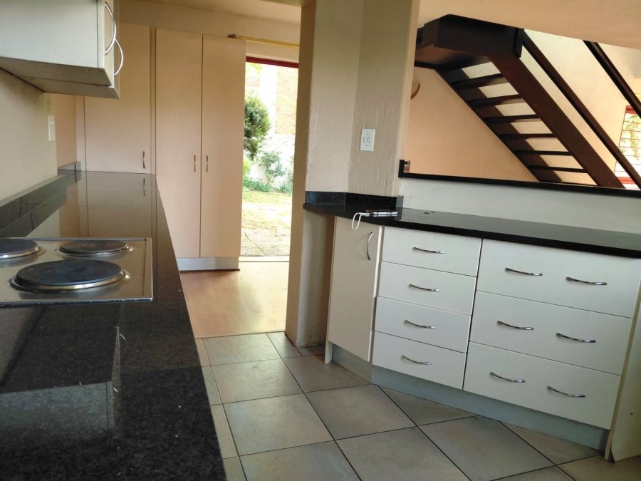 To Let 3 Bedroom Property for Rent in Fourways Gauteng