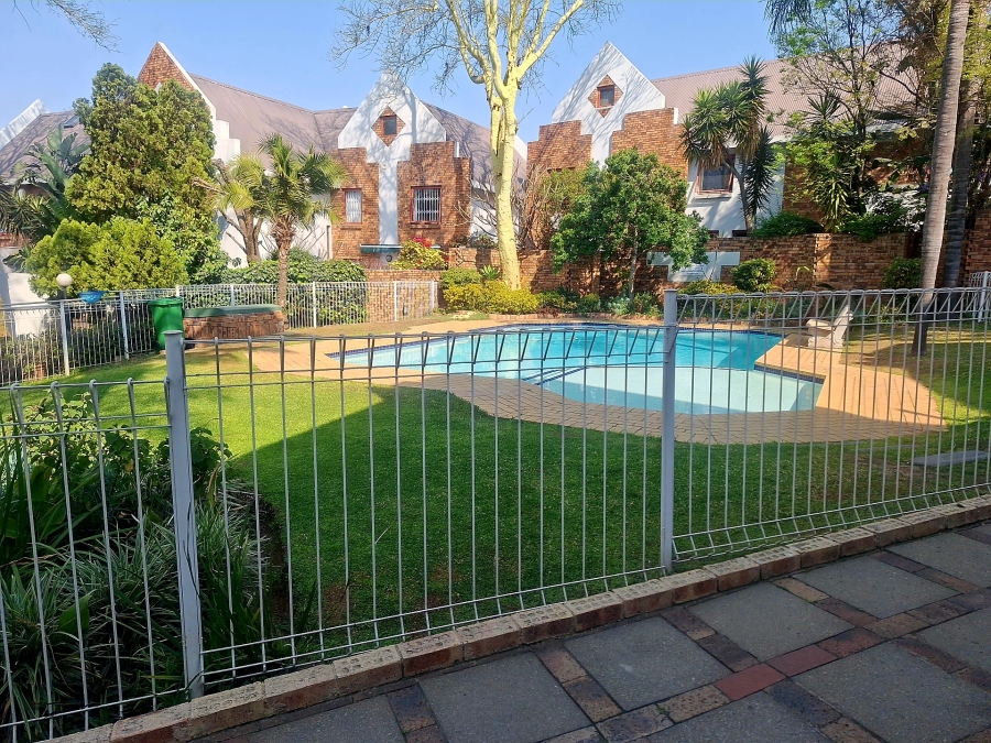 To Let 3 Bedroom Property for Rent in Fourways Gauteng