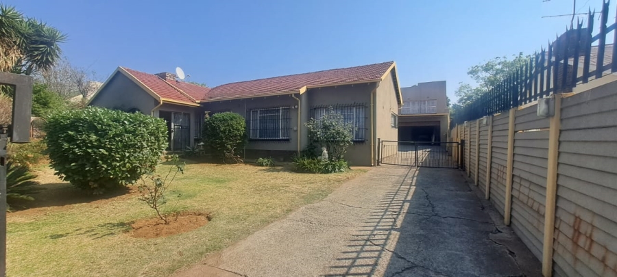 8 Bedroom Property for Sale in Lilianton Gauteng