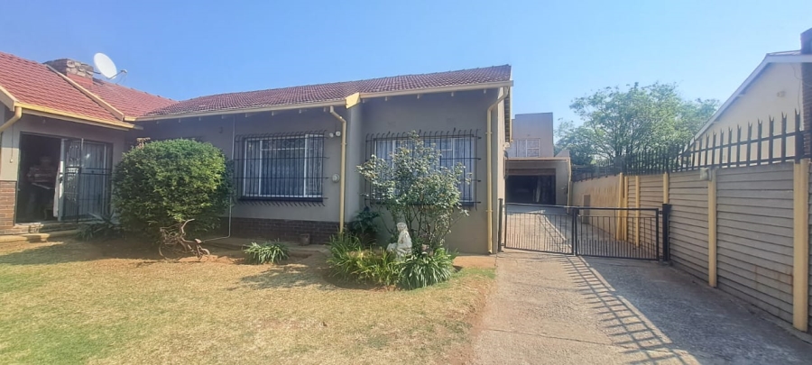 8 Bedroom Property for Sale in Lilianton Gauteng