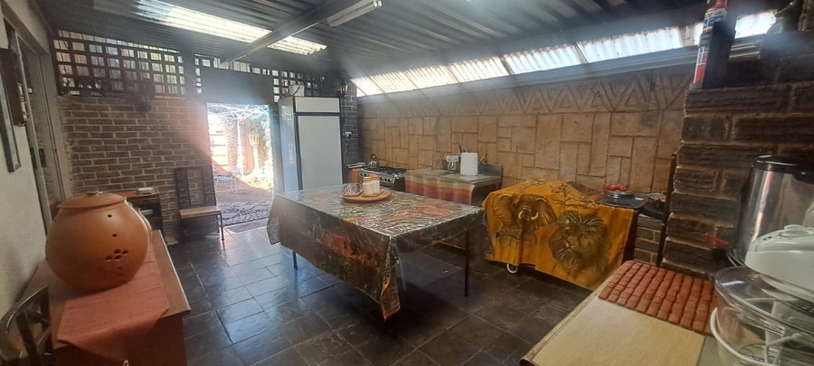 8 Bedroom Property for Sale in Lilianton Gauteng