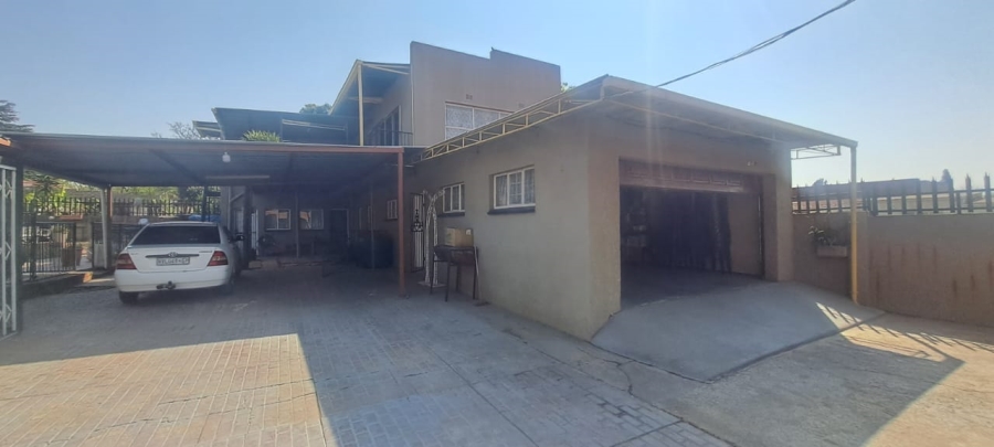 8 Bedroom Property for Sale in Lilianton Gauteng