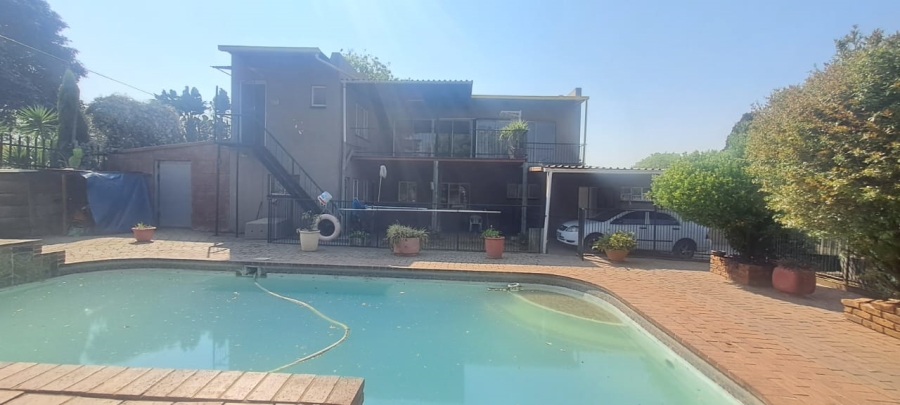 8 Bedroom Property for Sale in Lilianton Gauteng