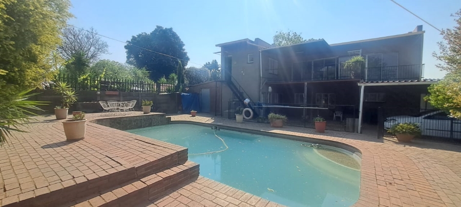8 Bedroom Property for Sale in Lilianton Gauteng