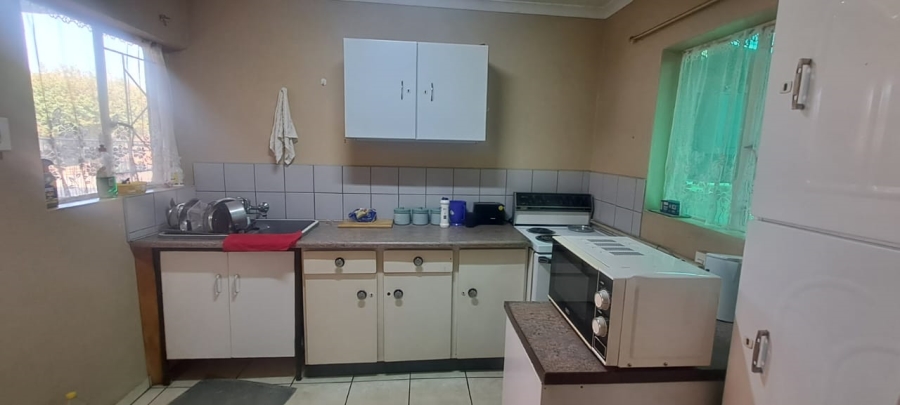 8 Bedroom Property for Sale in Lilianton Gauteng