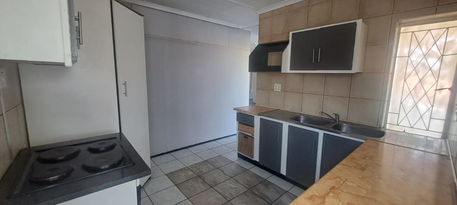 8 Bedroom Property for Sale in Lilianton Gauteng