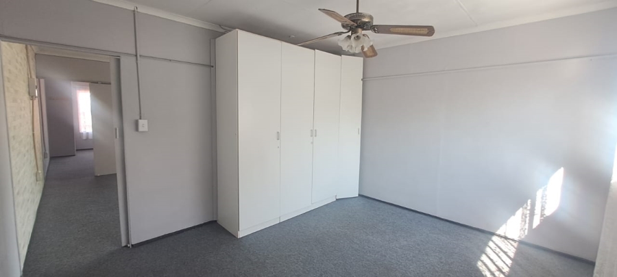 8 Bedroom Property for Sale in Lilianton Gauteng