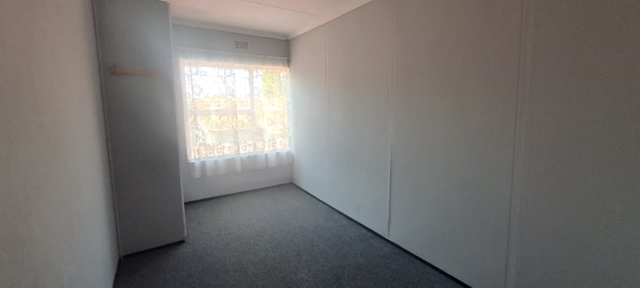 8 Bedroom Property for Sale in Lilianton Gauteng