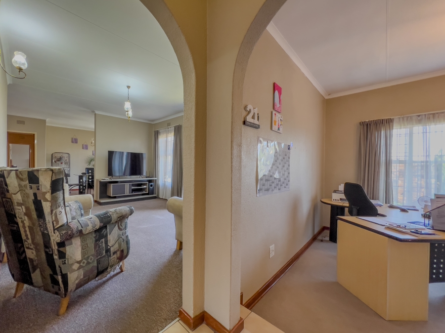 4 Bedroom Property for Sale in Birchleigh North Gauteng