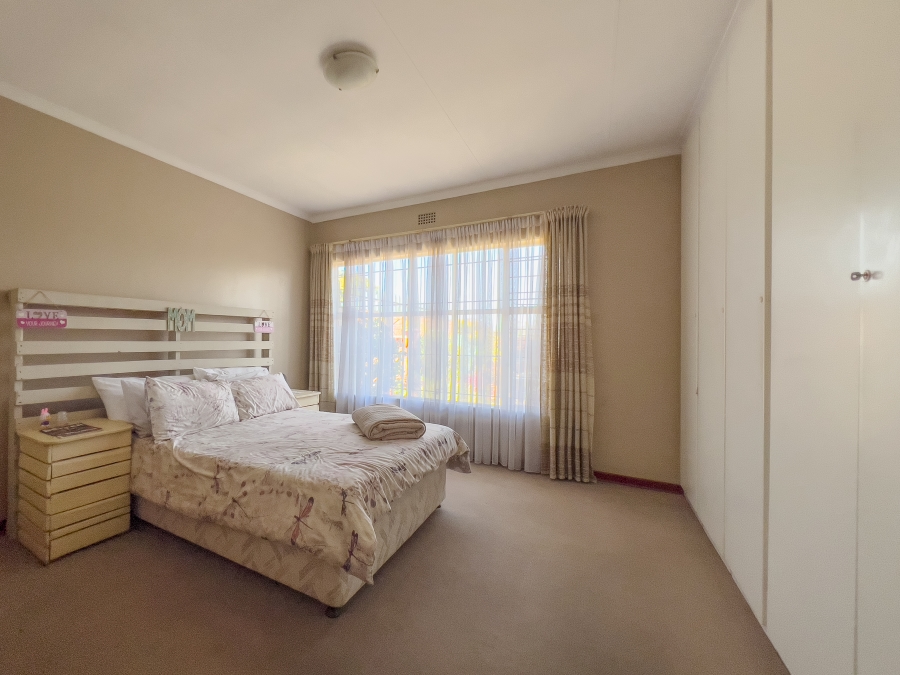 4 Bedroom Property for Sale in Birchleigh North Gauteng
