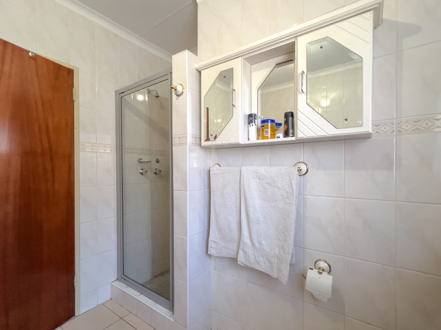 4 Bedroom Property for Sale in Birchleigh North Gauteng