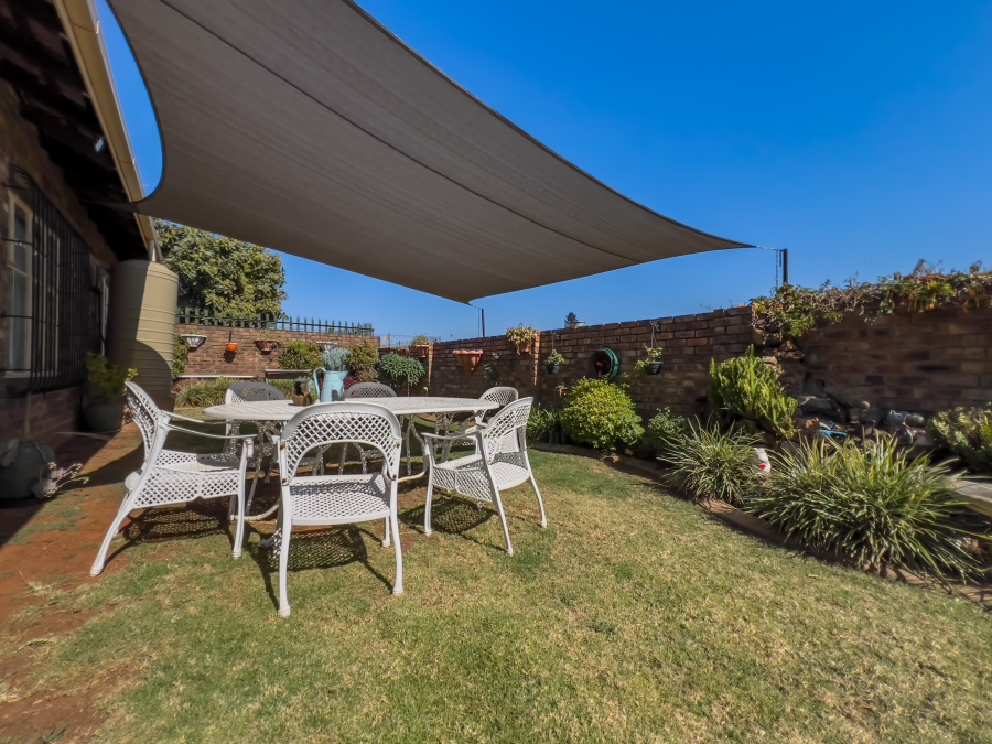 4 Bedroom Property for Sale in Birchleigh North Gauteng
