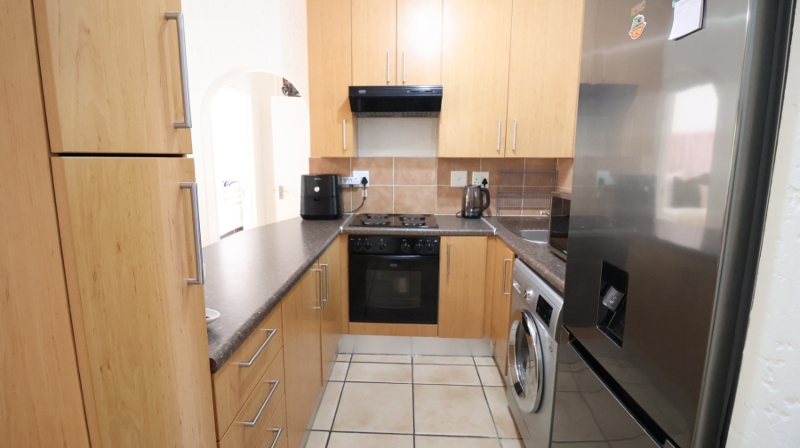 To Let 1 Bedroom Property for Rent in Lonehill Gauteng