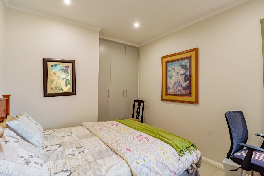 2 Bedroom Property for Sale in The Retreat Gauteng