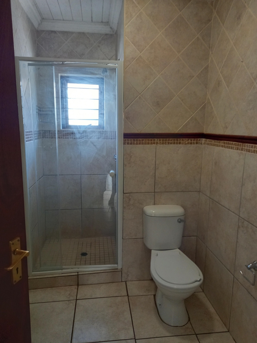 To Let 2 Bedroom Property for Rent in Waverley Gauteng