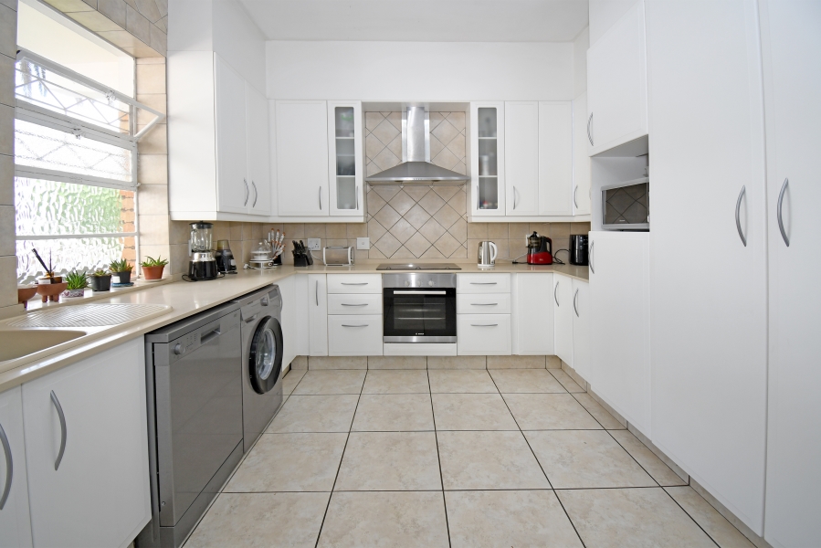 To Let 2 Bedroom Property for Rent in Killarney Gauteng