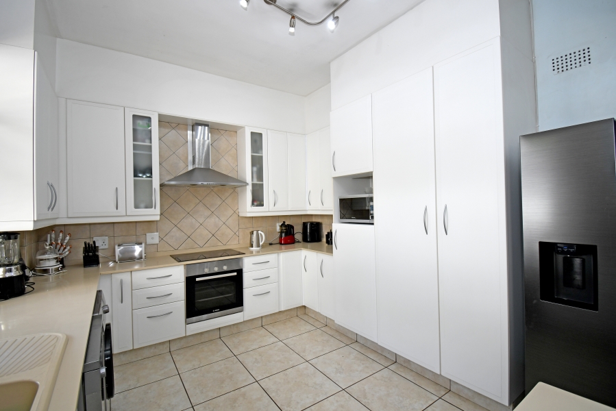 To Let 2 Bedroom Property for Rent in Killarney Gauteng