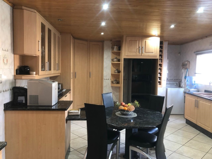 5 Bedroom Property for Sale in Florida Gauteng