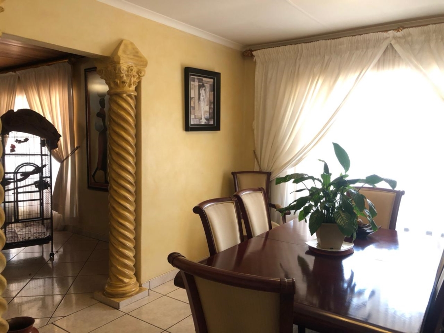 5 Bedroom Property for Sale in Florida Gauteng