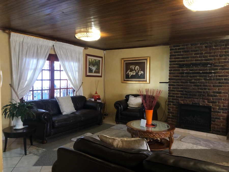 5 Bedroom Property for Sale in Florida Gauteng