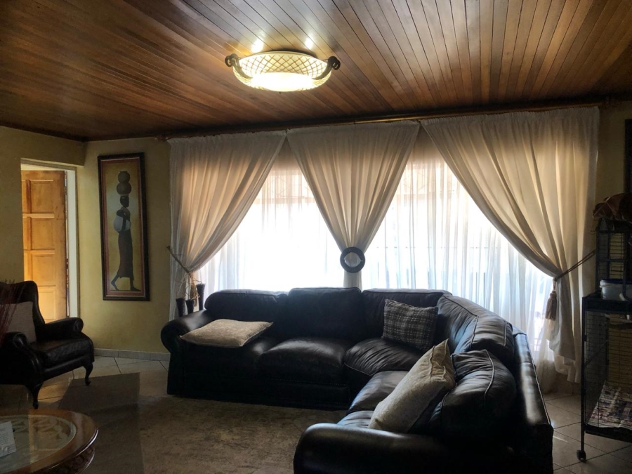 5 Bedroom Property for Sale in Florida Gauteng