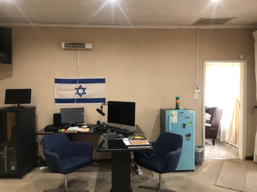 5 Bedroom Property for Sale in Florida Gauteng