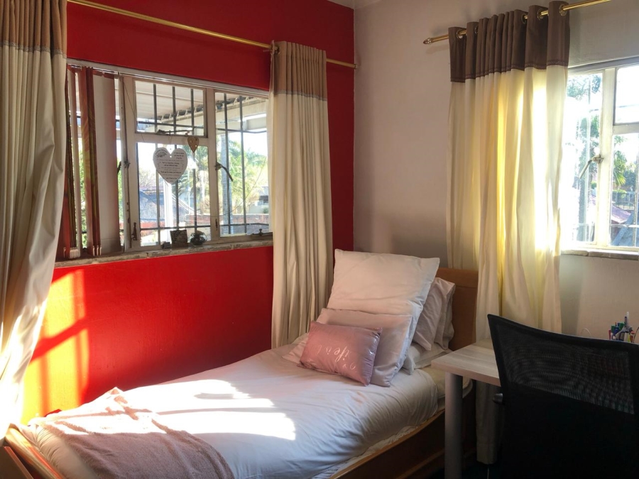 5 Bedroom Property for Sale in Florida Gauteng