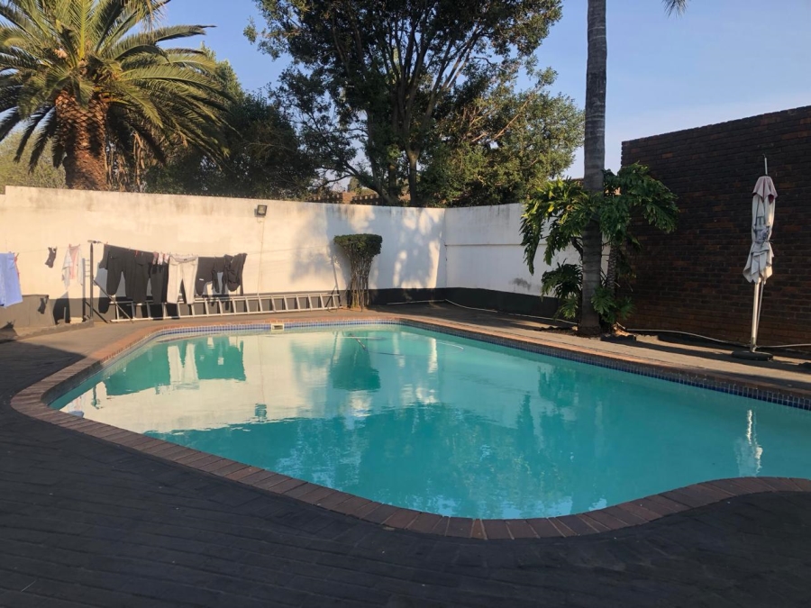 5 Bedroom Property for Sale in Florida Gauteng
