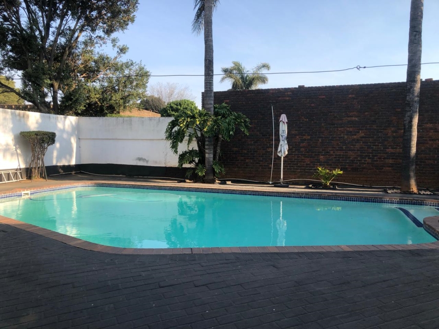 5 Bedroom Property for Sale in Florida Gauteng
