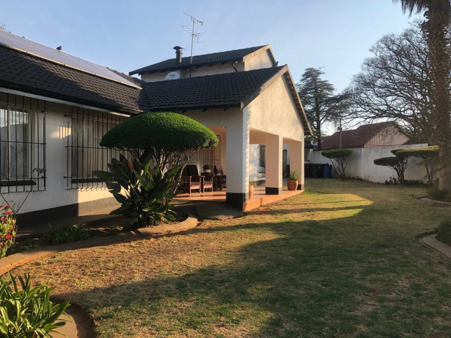 5 Bedroom Property for Sale in Florida Gauteng