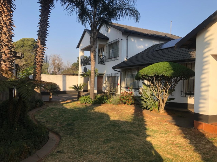 5 Bedroom Property for Sale in Florida Gauteng