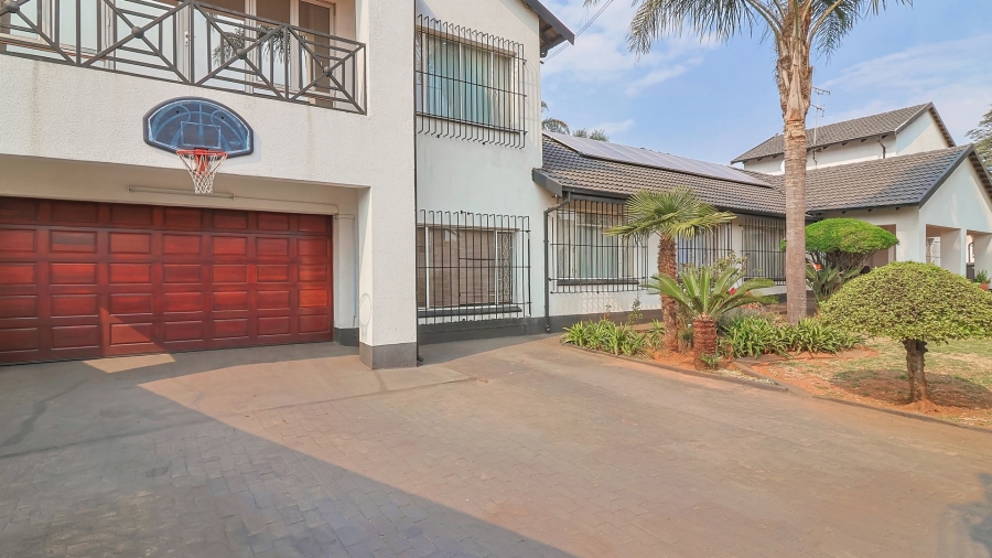 5 Bedroom Property for Sale in Florida Gauteng