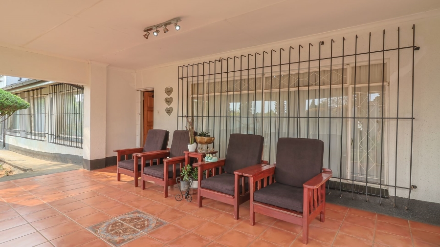 5 Bedroom Property for Sale in Florida Gauteng