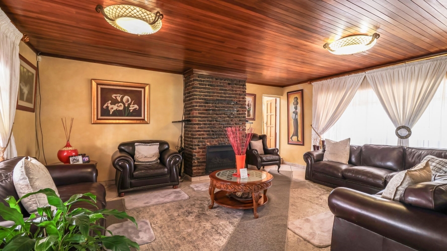 5 Bedroom Property for Sale in Florida Gauteng