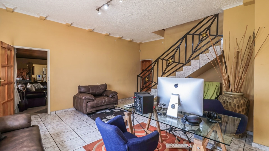 5 Bedroom Property for Sale in Florida Gauteng