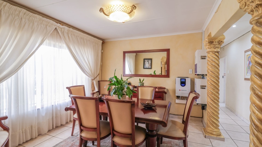 5 Bedroom Property for Sale in Florida Gauteng