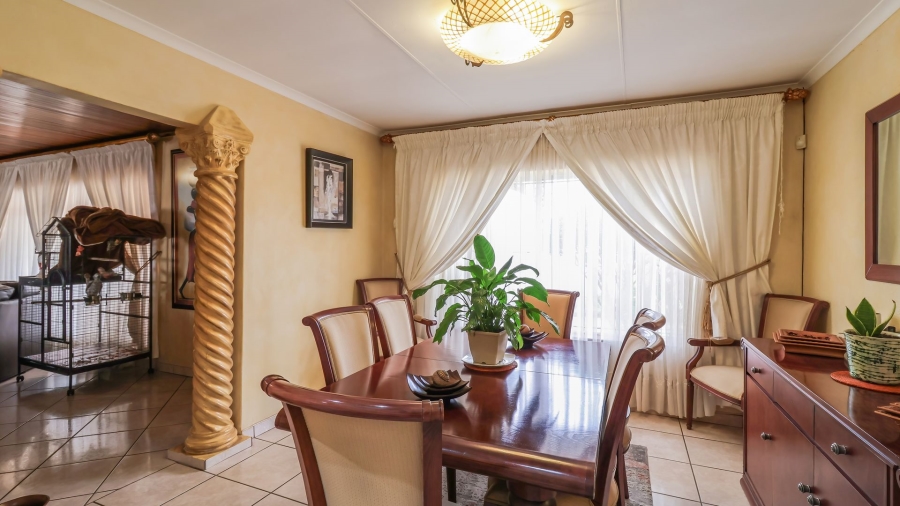 5 Bedroom Property for Sale in Florida Gauteng