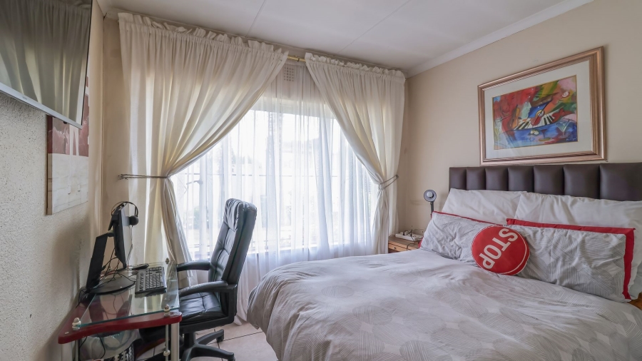 5 Bedroom Property for Sale in Florida Gauteng