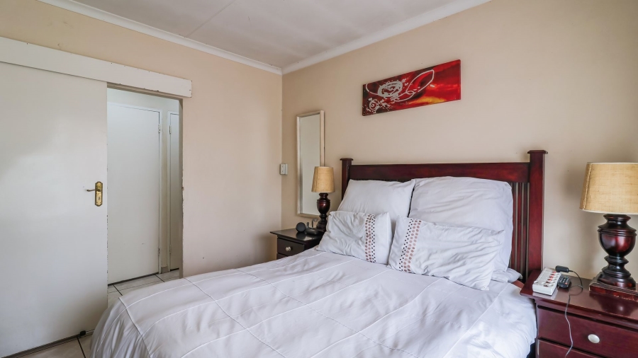 5 Bedroom Property for Sale in Florida Gauteng